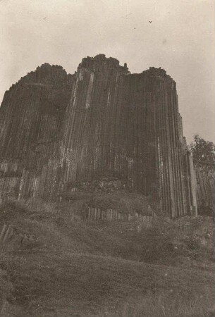 Herrnhausfelsen (Panská skála) in Steinschönau