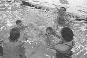 Baby-Schwimmen im Oberwaldbad