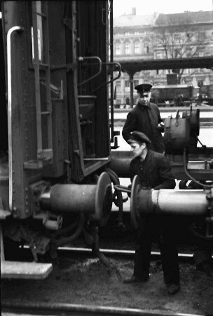 Berlin: Anhalter Bahnhof; Deutsche Reichsbahn; Ankuppler zwischen Wagen
