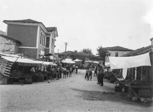 Marktansicht : Blick über einen Marktplatz.