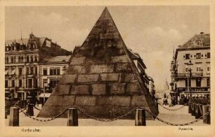 Postkartenalbum mit Motiven von Karlsruhe. "Karlsruhe. Pyramide"