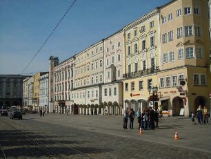 Linz - Häuserzeile am Hauptplatz