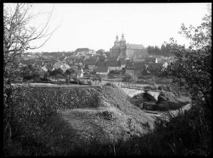 Walldürn Ortsbild mit der katholischen Stadtkirche Sankt Georg im Hintergrund