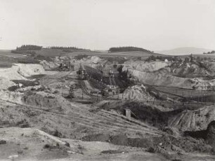 Seitendorf (Zatonie), Braunkohlentagebau, Zentralfeld der Förderung. Blick von der Rasensohle