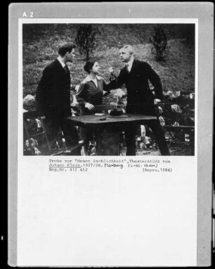 Johannes Klein, 1933-1938 Provatdozent der Neueren Deutschen Literatur in Marburg, bei der Probe zu seinem Theaterstück "Neue Sachllichkeit"