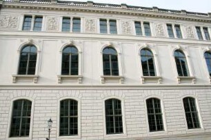 Dresden: Johanneum (vormals Stallgebäude, heute Verkehrsmuseum)