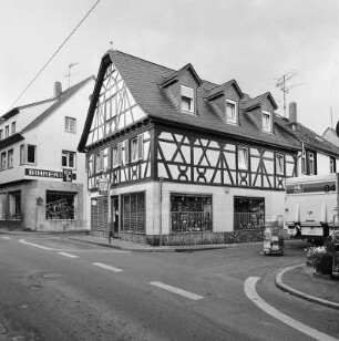 Eltville, Rheingauer Straße 16