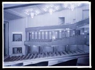 Schauspielhaus, Hannover: Ansicht Zuschauerraum und Proszenium (Negativ zu Inv. Nr. TBS 153,05)