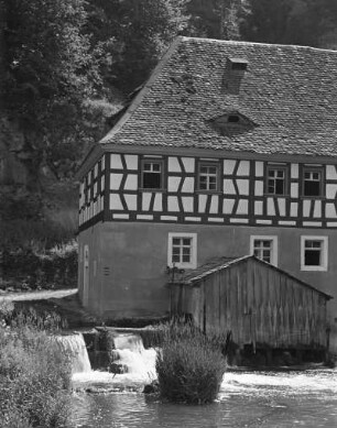 Waischenfeld-Rabeneck. Rabenecker Mühle (bezeichnet 1783). Teilansicht mit Wasserrad