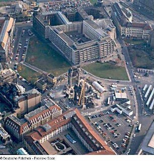 Dresden-Altstadt. Neumarkt. Blick über Hotel "Hilton", Baustelle Frauenkirche und Polizeipräsidium