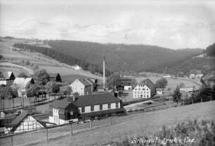 Schmalzgrube am Bahnhof : v. re. Heynhof und Kuhlebrock-Fabrik, Weigelt-Gasthof, davor Schraubenfabrik