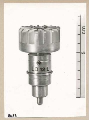 L D 12, Metall-Keramik-Röhre; Foto, 1953