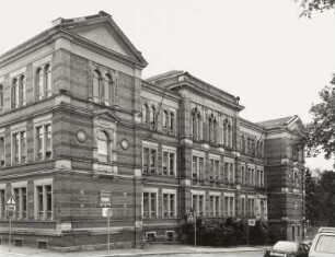 Oelsnitz/Vogtland. Mittelschulen 1 und 2, Karl-Marx-Platz / Ecke Pestalozzistrasse