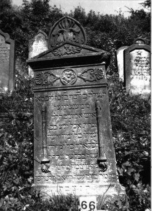 Grabstein 66 (Index: 99897465) Maße HxBxT: 141x68x28 cm: Grabstein 66