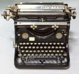 Schreibmaschine "Groma" (Nr. 93828)