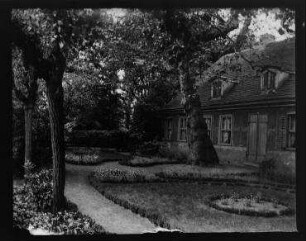 Ohne Titel (Haus mit Baum und Garten)
