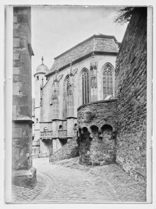 Kilianskapelle und Aufgang zur Burg von der Schulgasse aus
