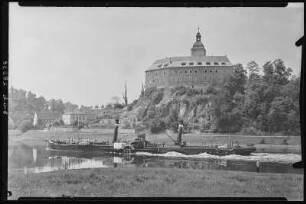 Hirschstein. Schloss - SVK-Erholungsheim, Schlepper