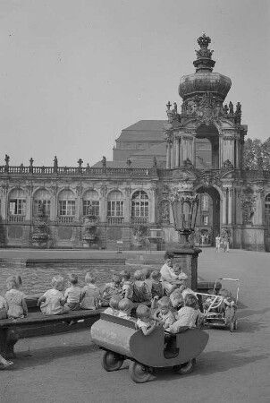 Kronentor : Dresden-Altstadt. Zwinger. Kronentor (Baubeginn 1714; M. D. Pöppelmann)