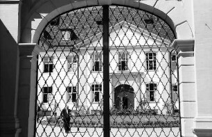 Freiburg i. Br.: Gittertor: Eingang zur Kartaus