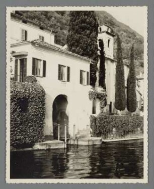 Villen am Ufer von Ovia d'Italia