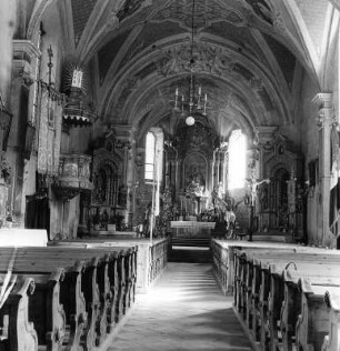 Kals am Großglockner. Pfarrkirche Sankt Rupert (1516, 1746/1755 und 1818/1821). Inneres zum Altar