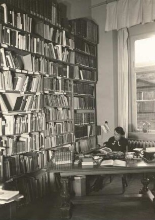 Dresden, Ständehaus am Schloßplatz. Landesamt für Volkskunde und Denkmalpflege (heute Landesamt für Denkmalpflege in Sachsen). Bibliothek