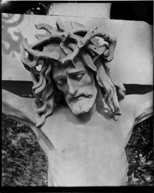 Baden-Baden Spitalkirche Alter Friedhof Jesus Kopf Kruzifix gefertigt aus rötlichem Sandstein (Monolith) von Niklaus Gerhaert von Leyden (1467)
