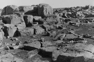 Gewaltige Blöcke in einer Steinwüste, Island