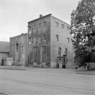 Coswig, Adler Brauerei : Coswig. Adler Brauerei, Ravensburger Platz 7. Straßenansicht