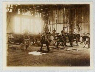 Foto des Fabrikationsbeginns von Stacheldraht mit zwei eigenen Maschinen bei J. Graf in Mülhausen