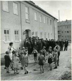 Kindergarten in einer Neubausiedlung