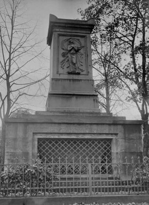 Grabmal der Fürstin Christiane Charlotte Sophie von Osten-Sacken