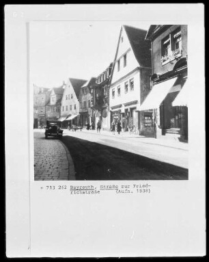 Straße zur Friedrichstraße
