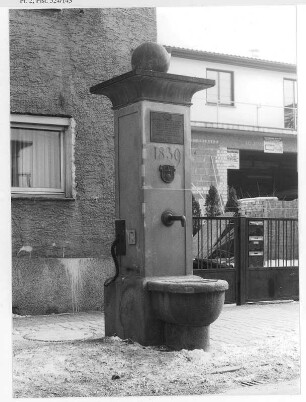 Heddernheimer Gemeindepumpe; Frankfurt, Alt-Heddernheim (vor Nr. 47)