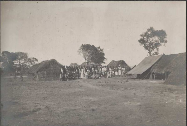 Dans le camp de l'ingénieur Friedrich, au bord de la rivière Linganla