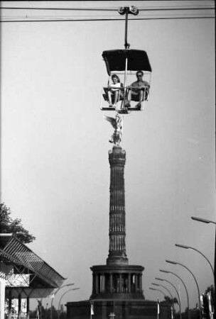 Berlin: Interbau; Sesselbahn über der Siegessäule