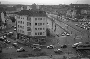 Verbreiterung der südlichen Kaiserstraße ab Waldhornstraße in Richtung Durlacher Tor um eine weitere Fahrspur
