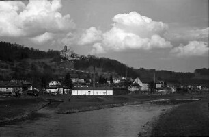 Lörrach: Blick von der Wiesebrücke auf Burg Rötteln