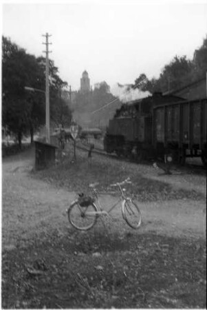 Bahnhof Haigerloch, Lok 16, im Vordergrund Fahrrad von Botho Walldorf