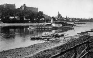 Pirna. Schloss Sonnenstein. Elbe mit Personen-Seitenraddampfer "Dresden" an der Fährstelle Pirna-Posta