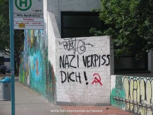 NAZI VERPISS DICH! | {HAMMER UND SICHEL}