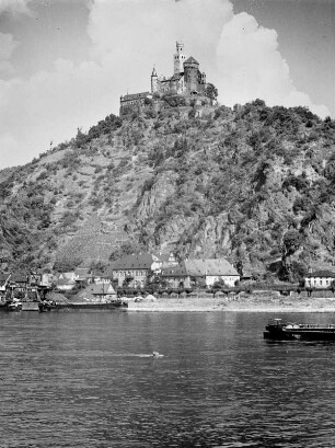 Braubach. Marksburg (Baubeginn 13. Jh.). Ansicht vom linken Rheinufer (von Südost)
