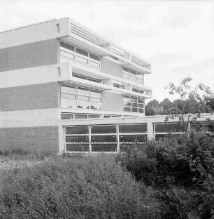 Schulen: Grund- und Hauptschule mit Realschulzug Trittau [später Hahnheide-Schule]: Erweiterungsbau mit Zwischentrakt: Außenansicht