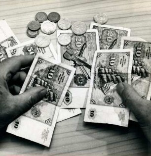 Ohne Geld geht nichts. "Alles meins!"