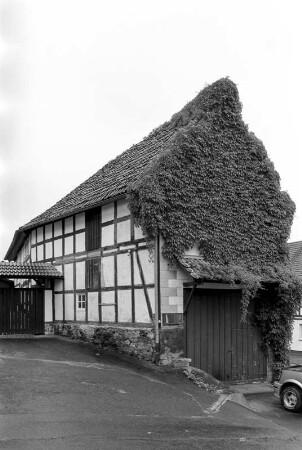 Wohn-Wirtschaftsgebäude (Wohnhaus, Fachwerk); Vöhl, Arolser Straße 4