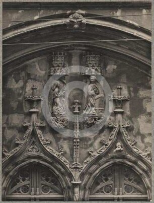 Portalbekrönung am Westportal der Frauenkirche Görlitz