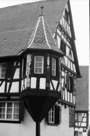 Oberbronn: geschnitzter Erker, Haus Ulrich