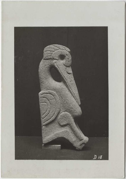 Figure en pierre représentant un oiseau de type pélican. -Palma- Collection Guillermo de Heredia.