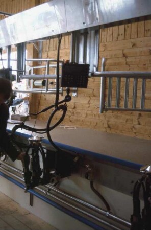 Fotografie: Melktechnik, Melkzeug, Melkstand, Reinigungstechnik
